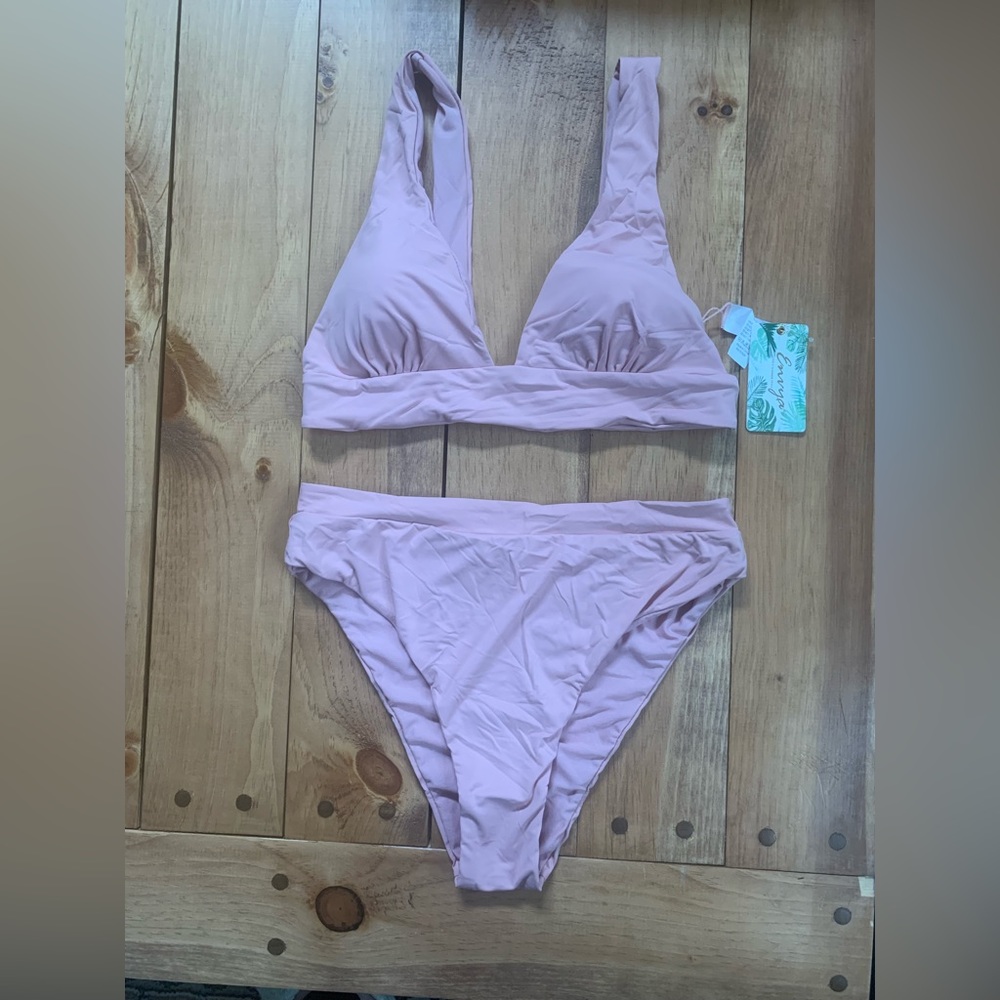 NWT Women’s Two Piece Swimsuit (Med top-Large Bottom)
